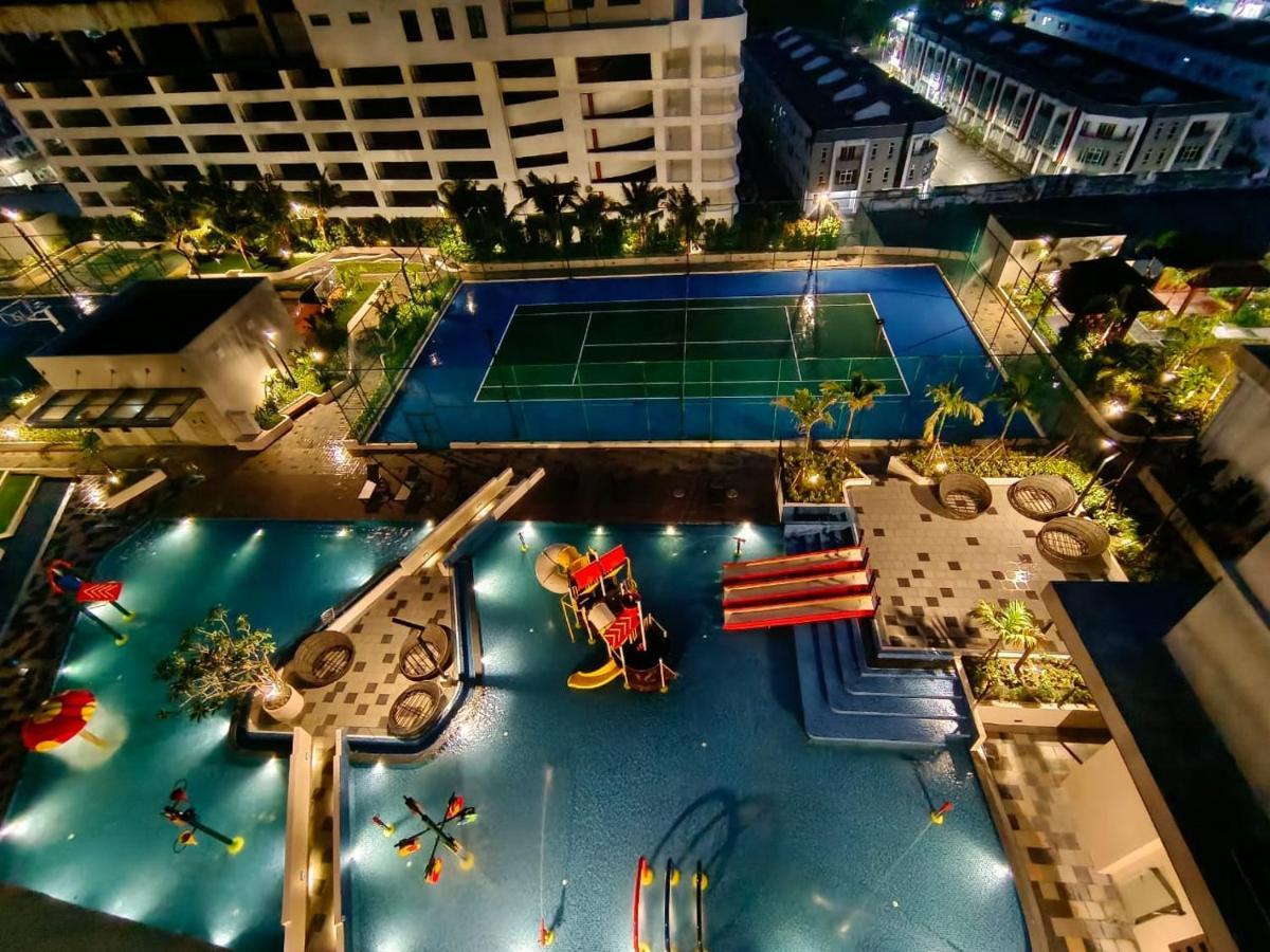 Luxury Couple Suites L Free Netflix L Massage Chair L Bathtub L Wifi 200Mbps L Town Area Bali Residence Malacca Exterior photo